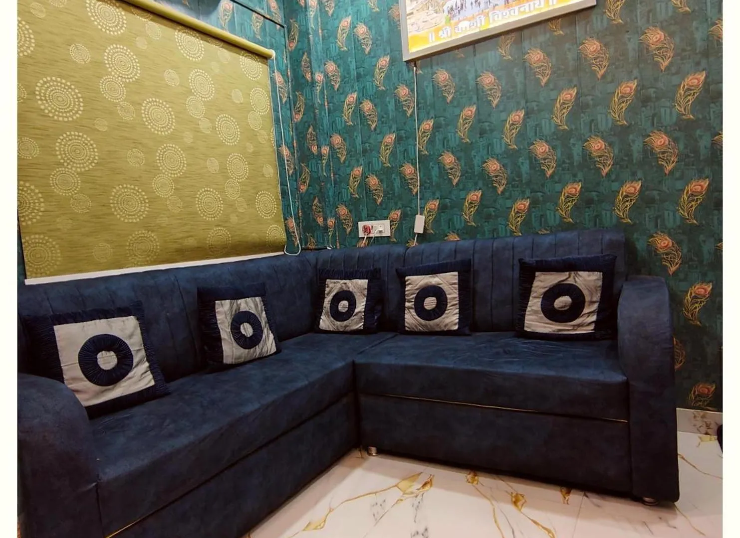 A Premium Hotel #Pvs Grand# Varanasi ! Near Baba Vishwanath Temple And Ganga Arti Ghat, Fully Air-Conditioned Hotel With Wifi - Restaurant - Lift- Parking Facilities Available - A Best Hotel In Heart Of Varanasi