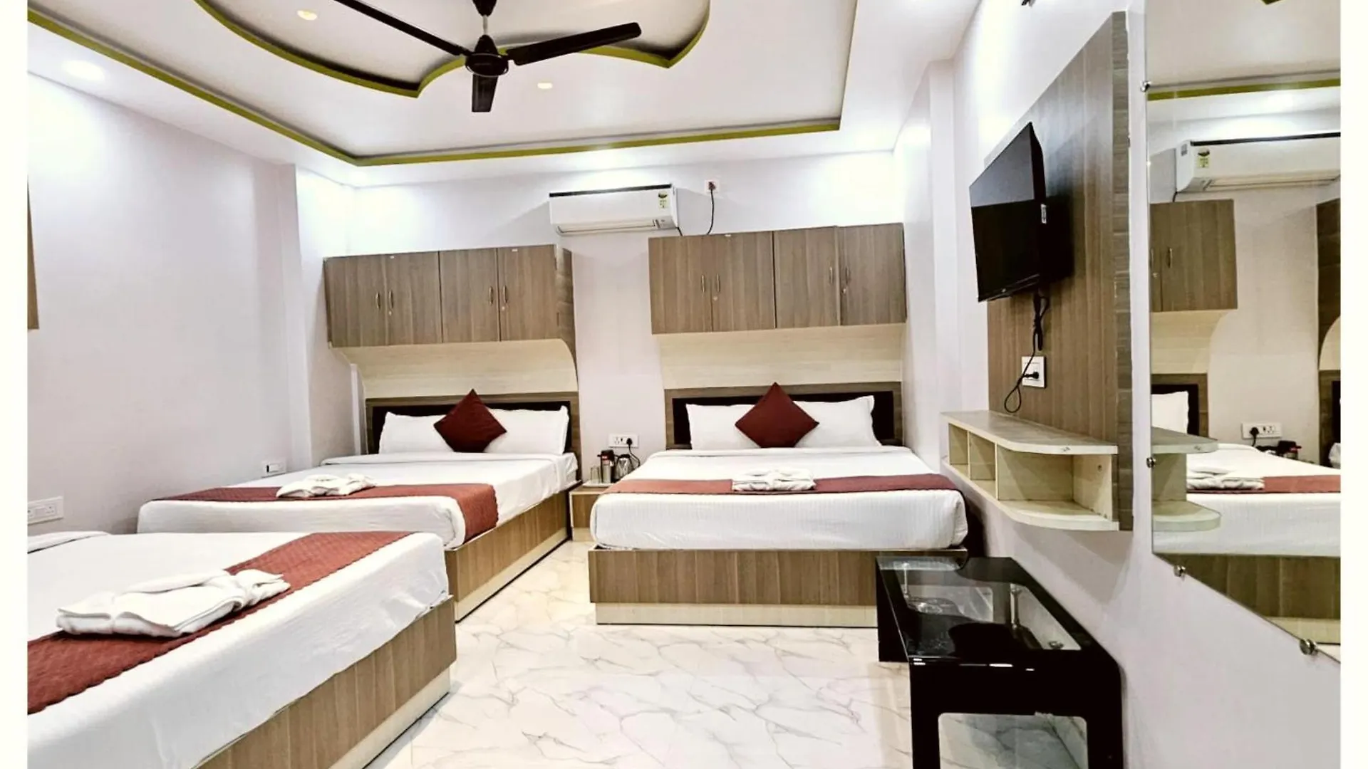 A Premium Hotel #Pvs Grand# Varanasi ! Near Baba Vishwanath Temple And Ganga Arti Ghat, Fully Air-Conditioned Hotel With Wifi - Restaurant - Lift- Parking Facilities Available - A Best Hotel In Heart Of Varanasi India